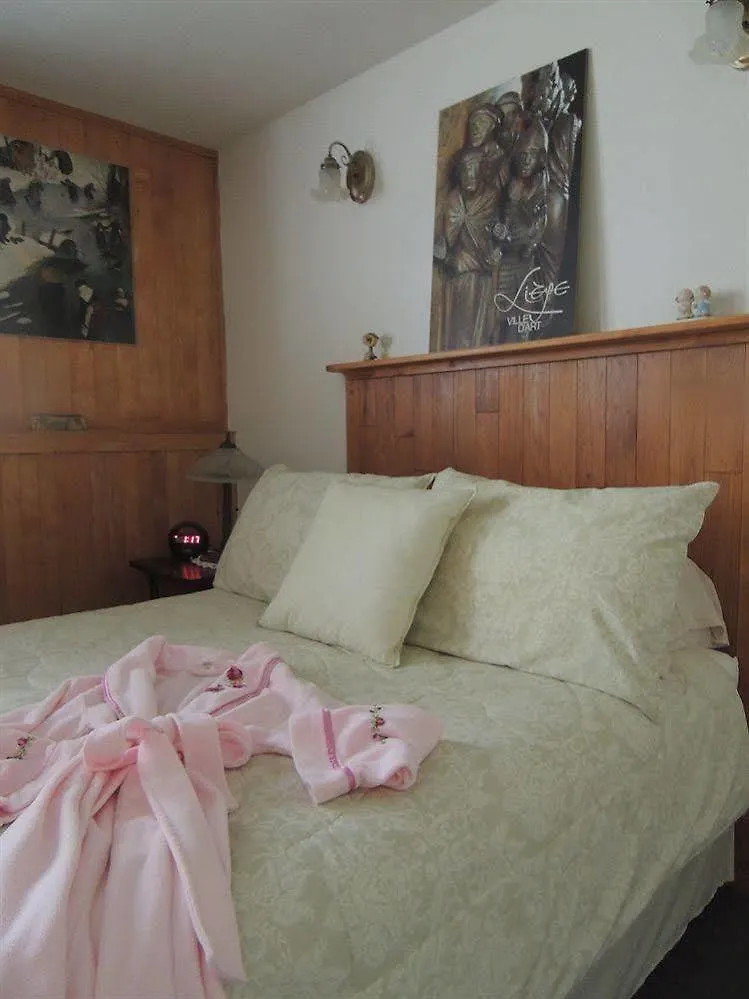 Bed and Breakfast Douceurs Belges Quebec Bed & Breakfast