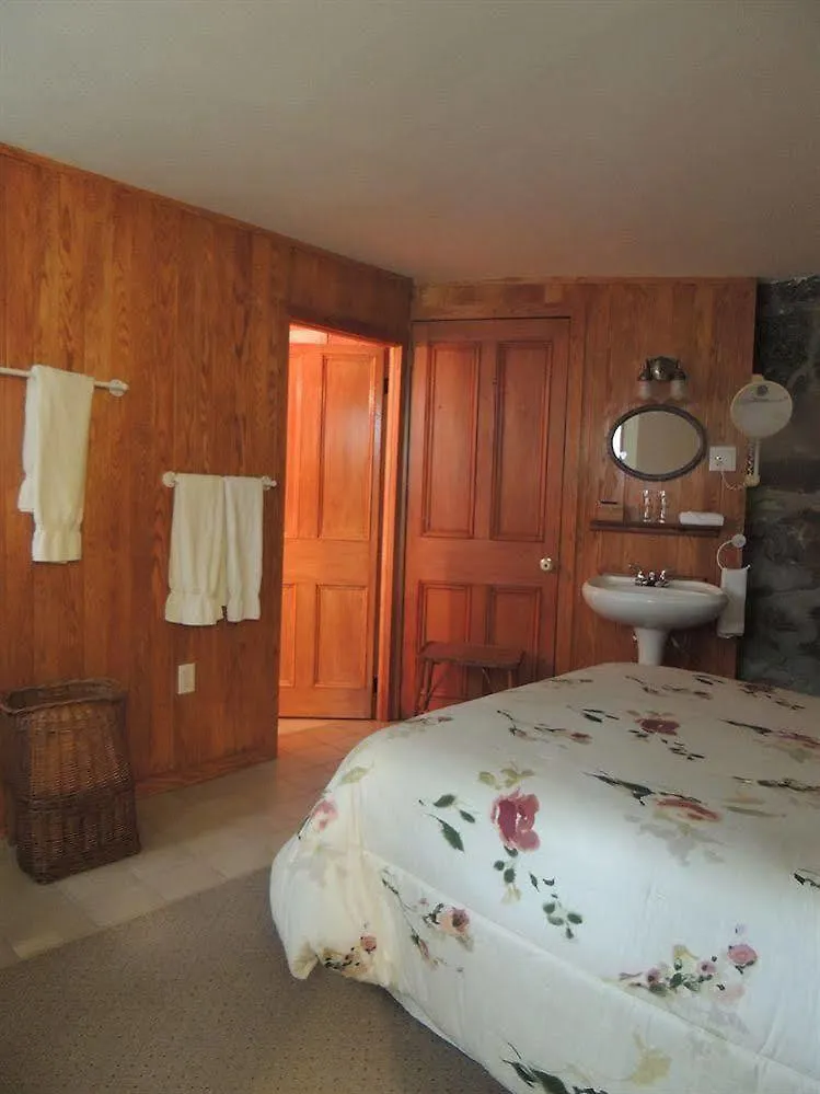 Bed and Breakfast Douceurs Belges Quebec Bed & Breakfast